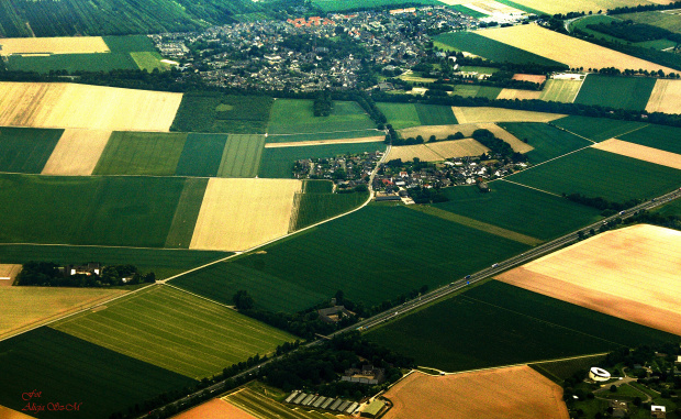 Widoki z samolotu na trasie München-Düsseldorf #krajobrazyzlotuptaka #alicjaszrednicka #pejzaże