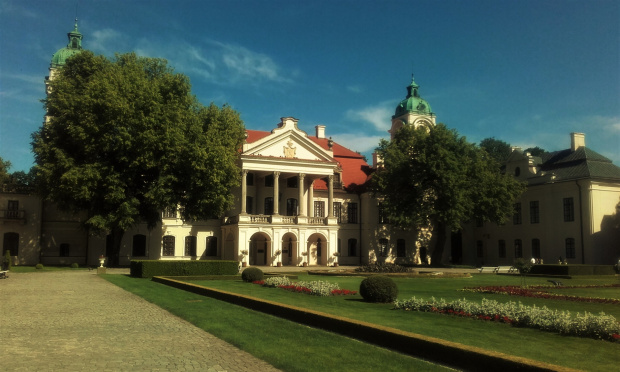 Pałac w Kozłówce – zespół pałacowo-parkowy rodziny Zamoyskich, we wsi Kozłówka, która leży w północnej części województwa lubelskiego, 9 km na zachód od Lubartowa oraz ok. 2 km od dużej wsi Kamionka. Obecnie pałac jest siedzibą muzeum.