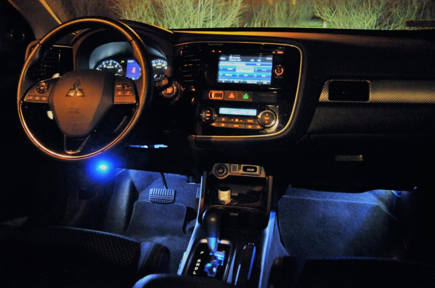 mitsubishi oświetlenie wnętrza 1