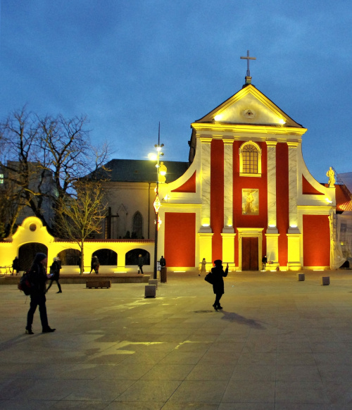odnowiona fasada kościoła o.kapucynów pw. św. Piotra i Pawła